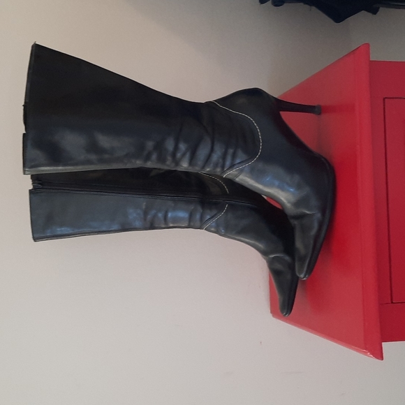 Pegabo High Heeled Boots - Picture 3 of 6